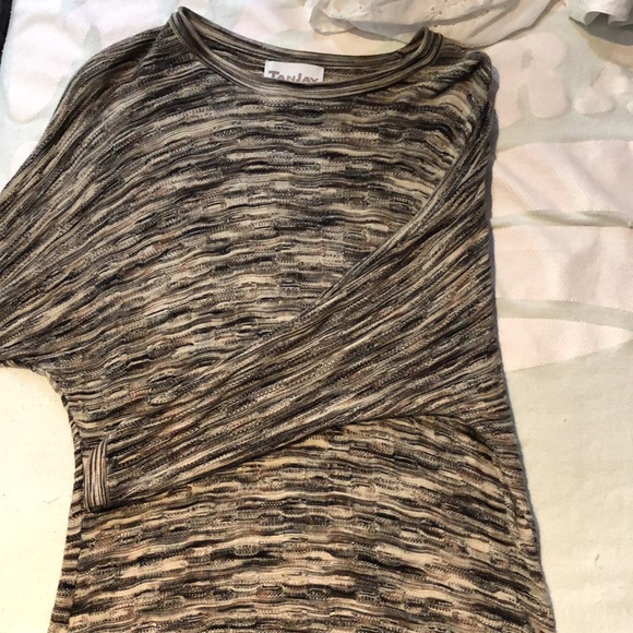 Brand is TanJay, long shirt with 3/4 sleeves , browns and blacks - Picture 2 of 5